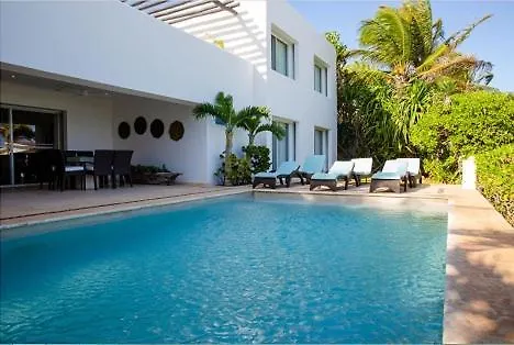 Xaman Ha House- Steps From The Beach!